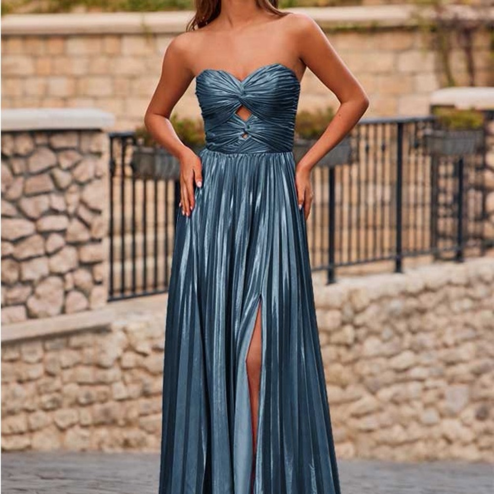 Elegant Strapless Blue Evening Gown